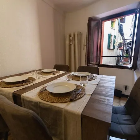 Cozy Home, A Few Minutes' Walk From The Train And Ferry * Bellano