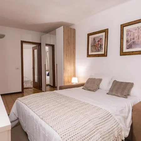 Cozy Home, A Few Minutes' Walk From The Train And Ferry *