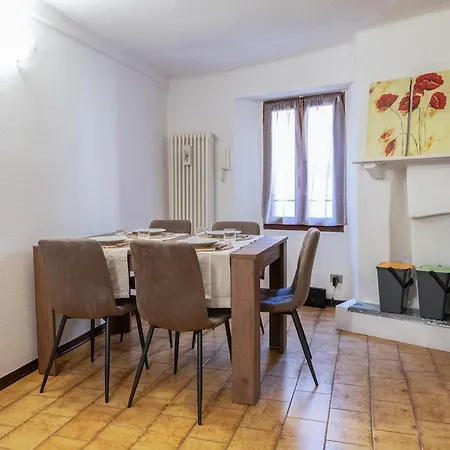 Cozy Home, A Few Minutes' Walk From The Train And Ferry